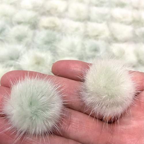 Meio Pompom de Pelúcia - Verde Água