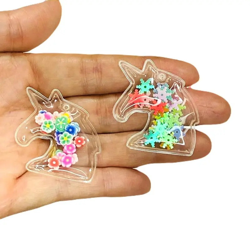 Aplique em Plástico transparente UNICÓRNIO LANTEJOULAS Altura de 3,8cm - Unicórnio Glitter Flocos Coloridas