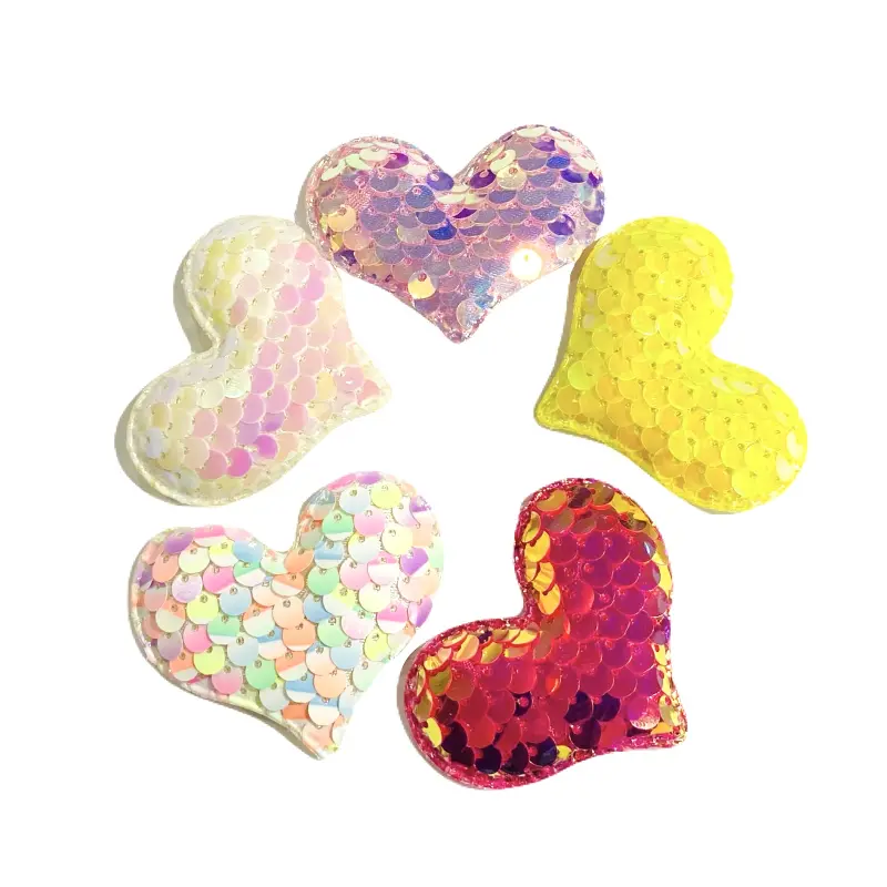 Aplique Coração de Paetê 4,3cm X 5,3cm Amarelo Neon