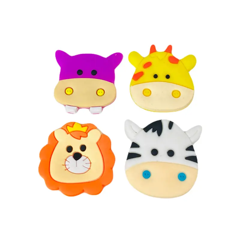 Aplique de Silicone Emborrachado Animais da Floresta Girafa 3cm X 3cm - Amarelo