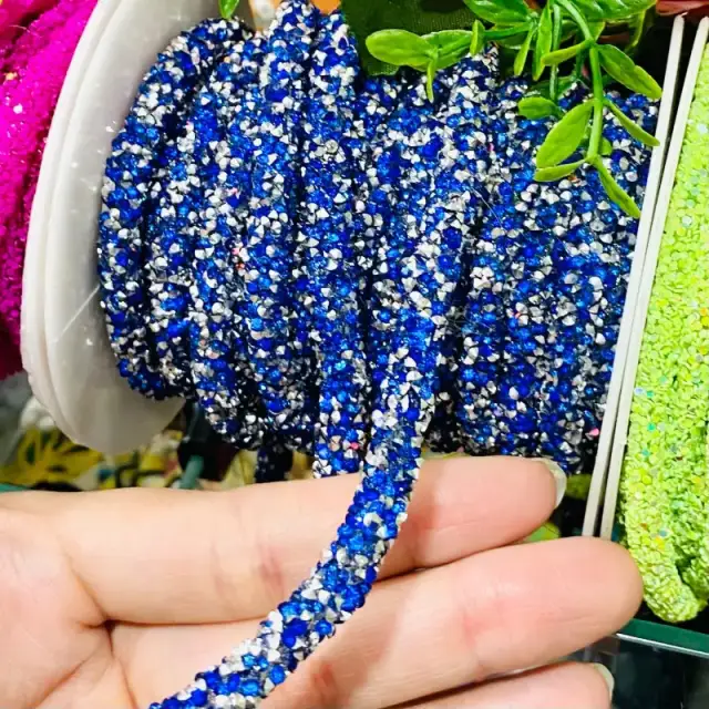 Tubo de Strass de 7mm com 1 metro Cor - AZUL ROYAL COM PRATA