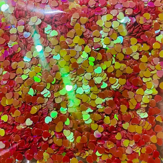 Apliques Confetes Paetê coração de 3mm com 15 gramas Cor VERMELHO - vermelha