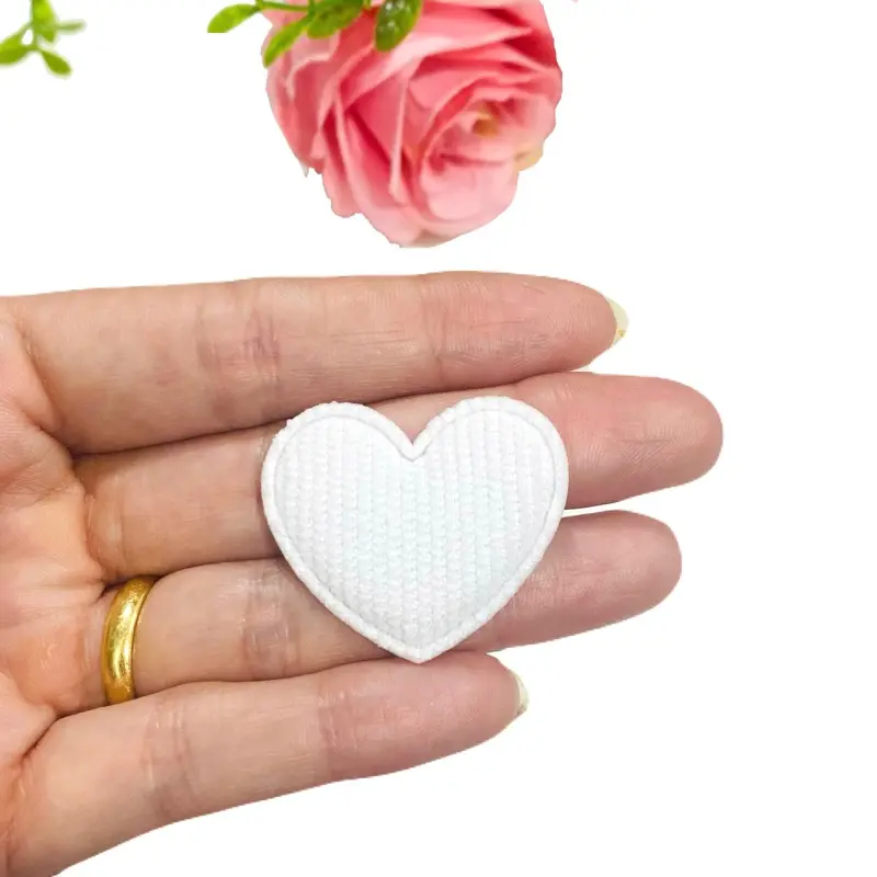 Aplique Coração de Cotelê 3cm X 3,5cm Branco